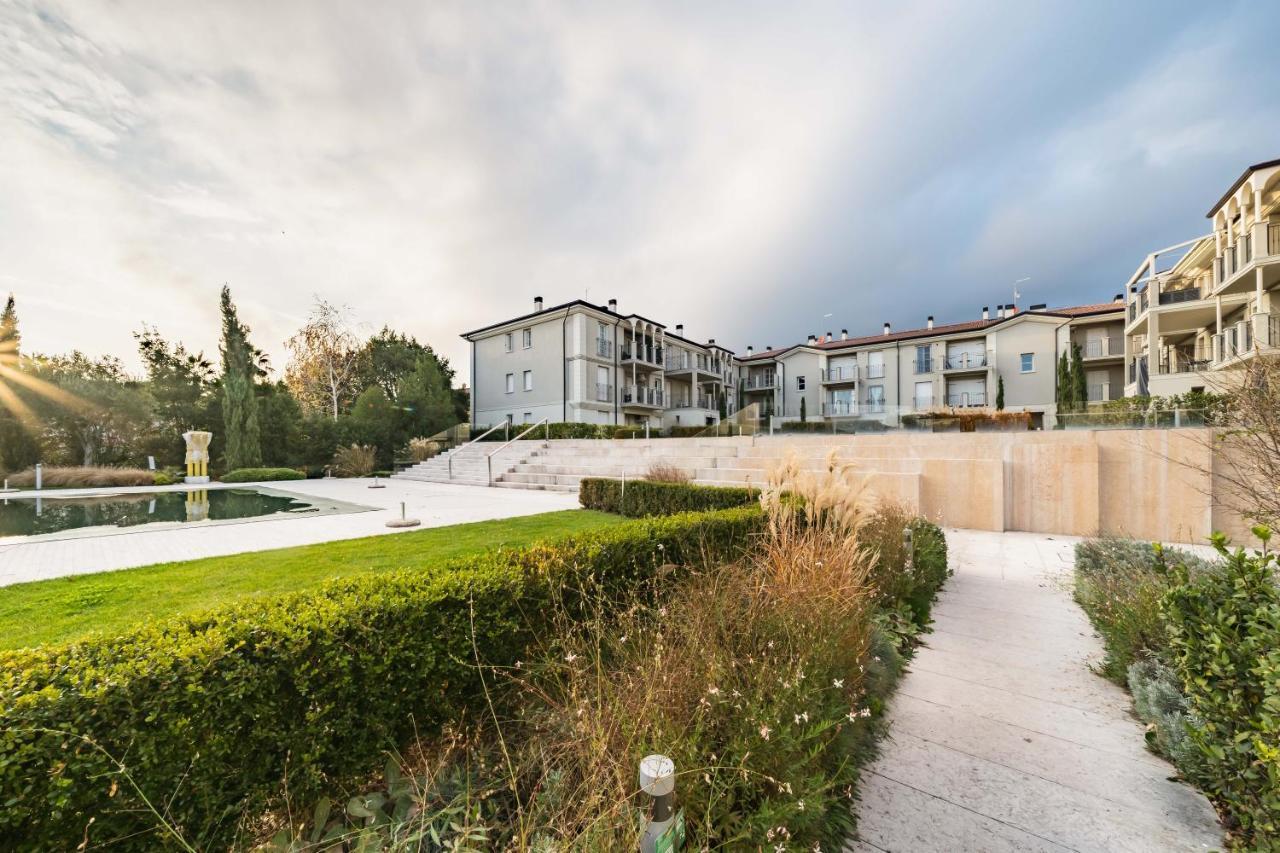 Pool - Relais Fasanella - By Host4u Apartment Toscolano Maderno