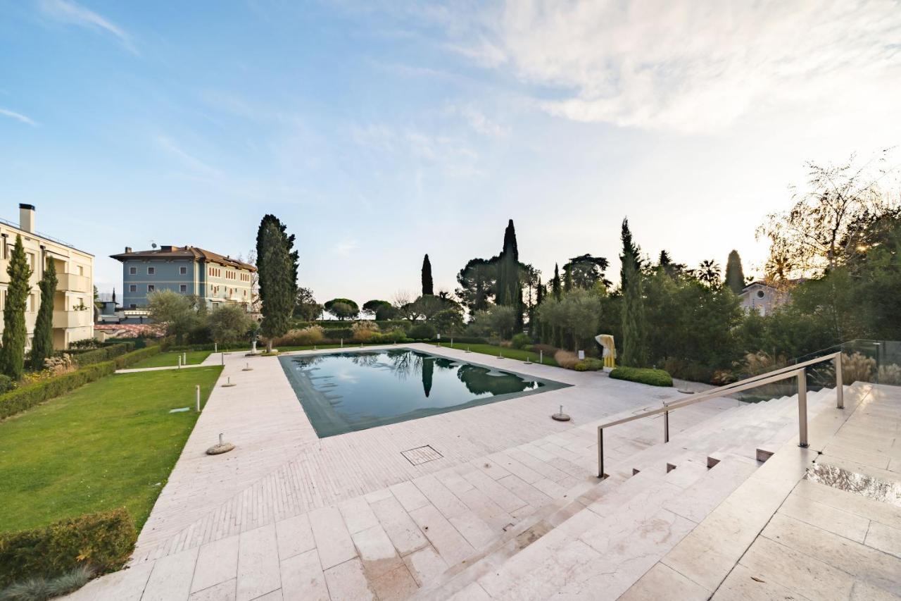 Pool - Relais Fasanella - By Host4u Toscolano-Maderno